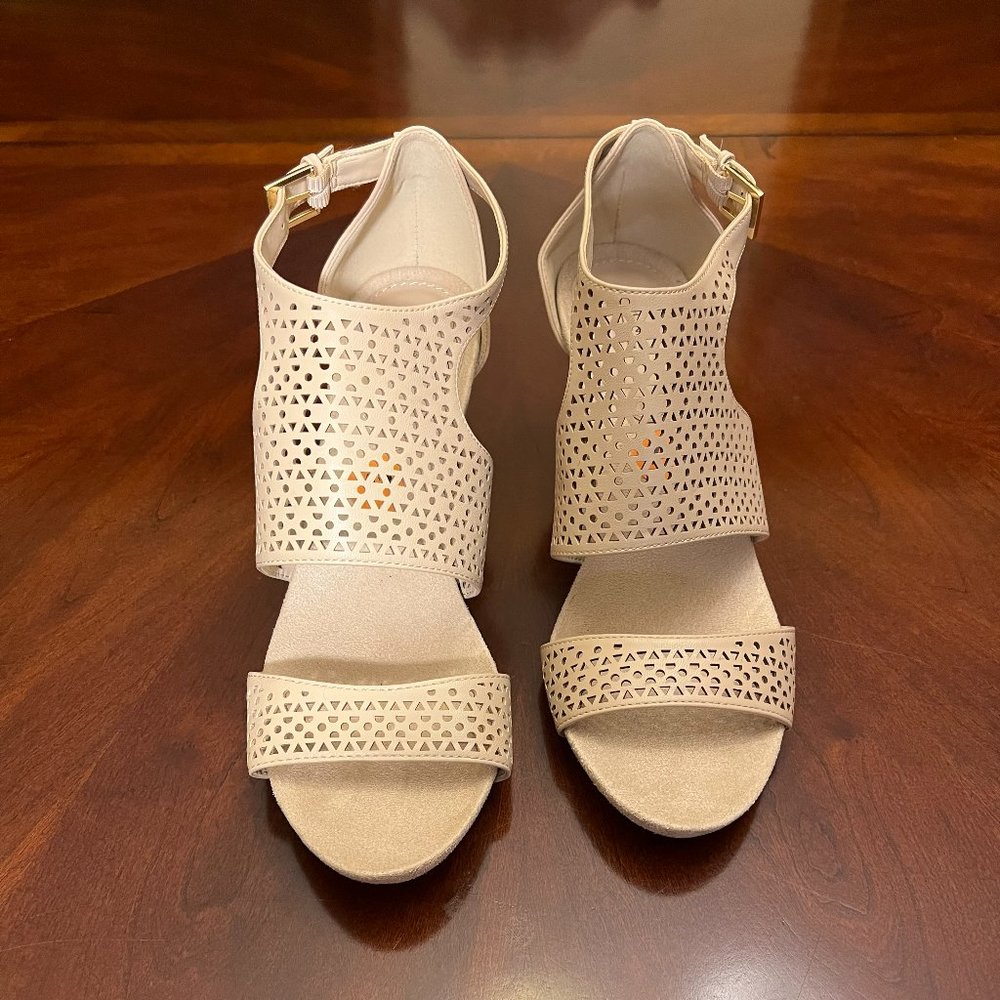 Jones New York wedge heel sandal